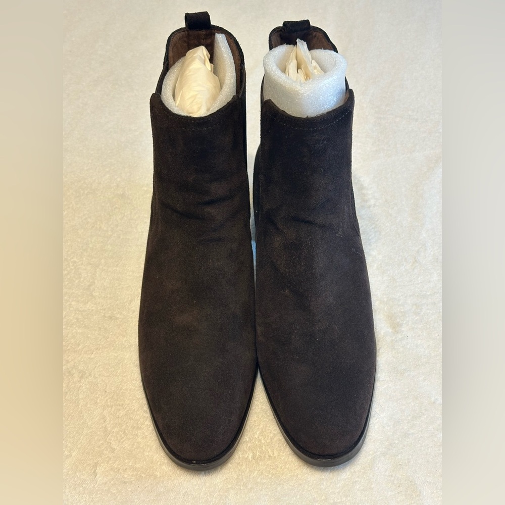 Markon Women’s Brown Suede Ankle Boots W/2 & 1/2 inch heels & buckle on right.
